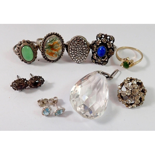 484 - Three silver rings and various costume jewellery