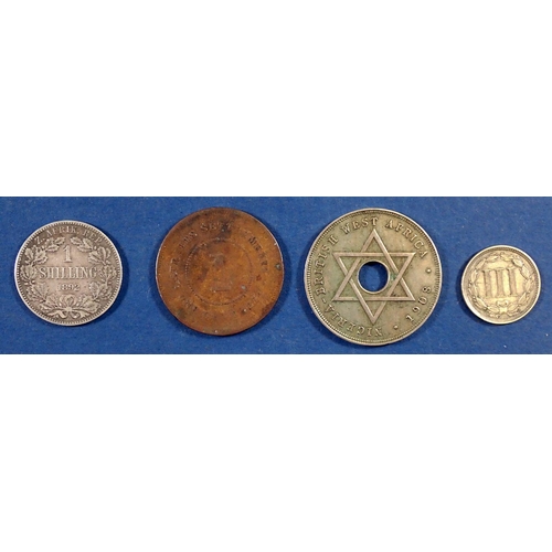 580 - A group of world coins including British Empire Victoria one cent straits settlements 1874, Edward V... 