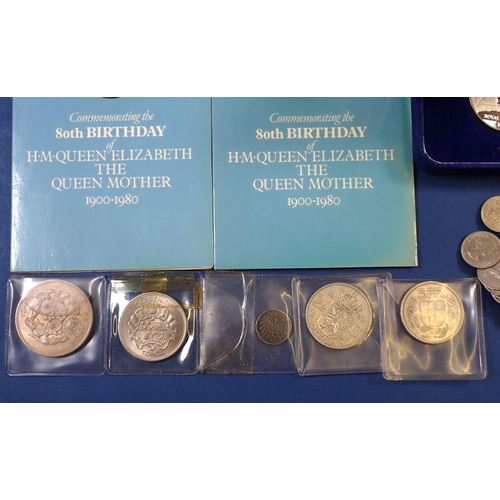 592 - A miscellaneous group of coins including silver proof Western Samoa one tala 1977, 30.7g cased, Roya... 