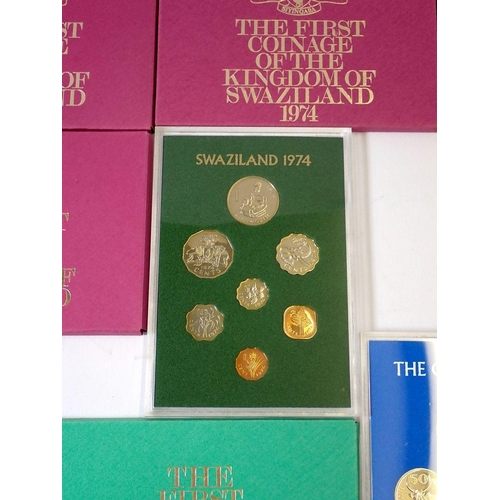 612 - Thirteen Commonwealth coin sets by Royal Mint including Tuvalu 1976 x 2, The Gambia 1971 x 2, Republ... 