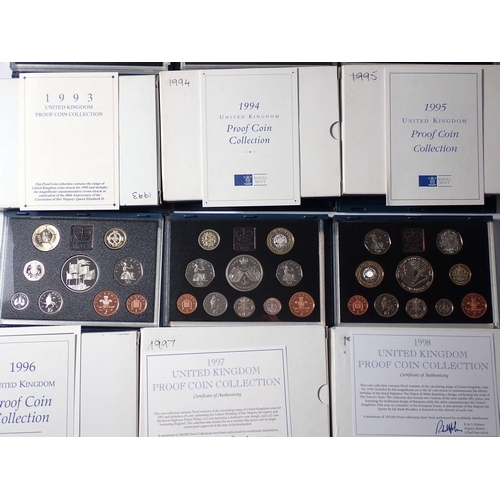 614 - Ten Royal Mint issue United Kingdom proof coin sets, years 1990 - 1999 Cond: Unc