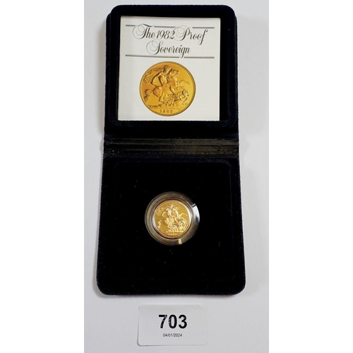 703 - An Elizabeth II 1982 gold proof sovereign, leather case, Cond: Unc