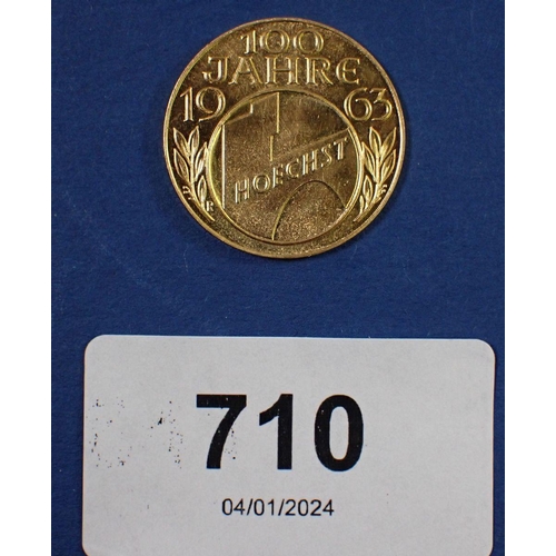 710 - A German gold coin 100th anniversary of Farb Werke Hoechst Ag. 1963, 7.9g 900 fine gold - Cond: EF