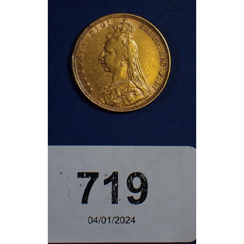 719 - Gold sovereign: Victoria Jubilee bust 1892, horse with longer tail Cond: VF