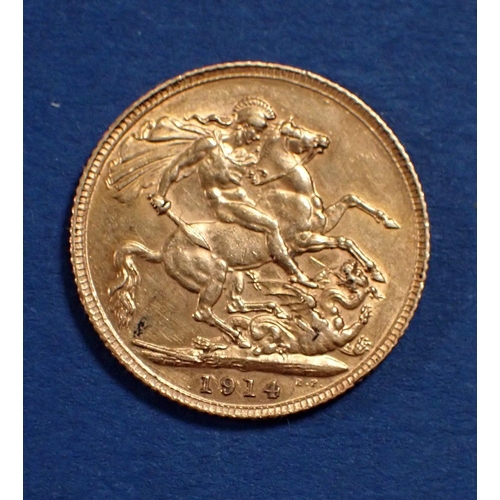 728 - A George V gold sovereign 1914 - Cond: VF