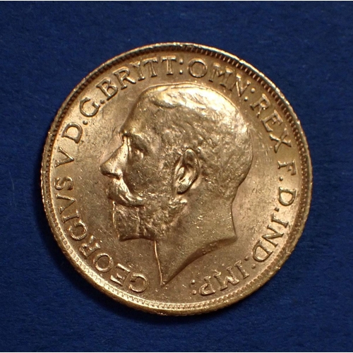 730 - Gold sovereign: George V 1913 London mint Cond: EF