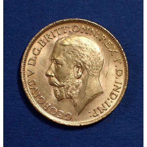 732 - Gold sovereign: George V 1911 London mint Cond: EF