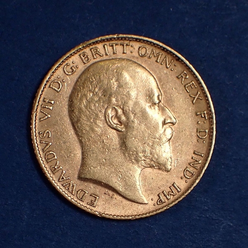 735 - An Edward VII gold half sovereign 1910 Cond: VF