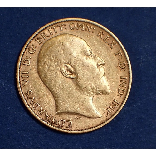 739 - An Edward VII gold half sovereign 1903, with hairline crack to reverse