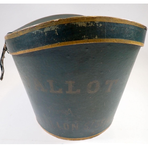 837 - A small French card hat box 'Vallot A Chatilon S/Seine'