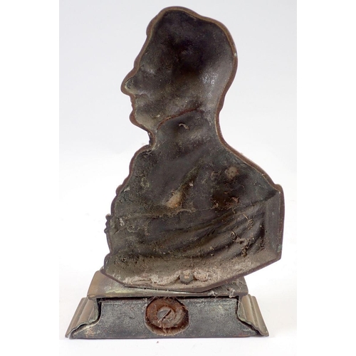 946 - A brass bust of Wellington, 23cm