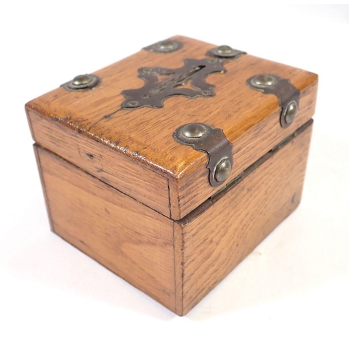 985 - An oak and metal mounted money box - no key, 9.5 x 7 x 8.5cm