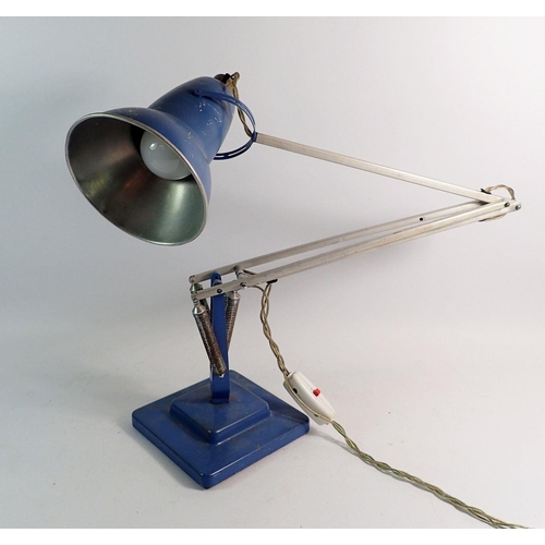 1032 - A Herbert Terry & Sons vintage anglepoise lamp