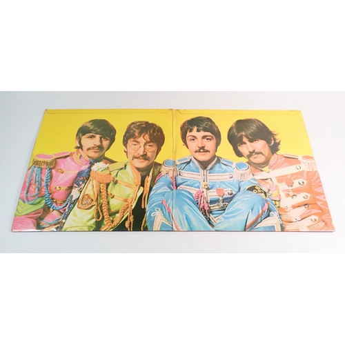 1033 - Vinyl LP 'The Beatles' Sgt Peppers Lonely Hearts Club Band - rare fourth proof variant complete with... 