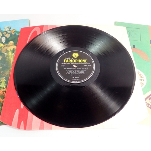 1033 - Vinyl LP 'The Beatles' Sgt Peppers Lonely Hearts Club Band - rare fourth proof variant complete with... 