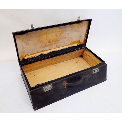 1049 - An old shipping storage/packing stow away case, 79 x 46 x 27cm