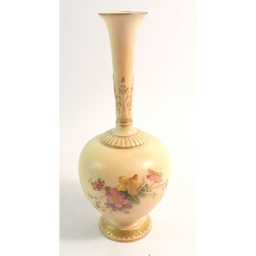 136 - A Royal Worcester vase painted sprays of flowers on ivory blush ground 1661, 22.5cm