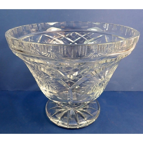 166 - A large 1930's flared glass bowl, 26cm diameter