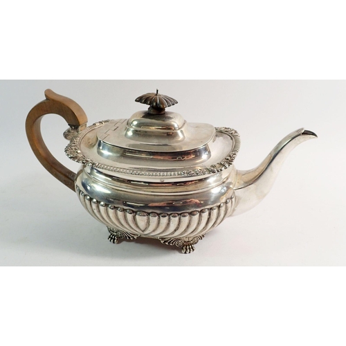 230 - A silver teapot, London 1902 by Edward Barnard & Sons Ltd, 760g