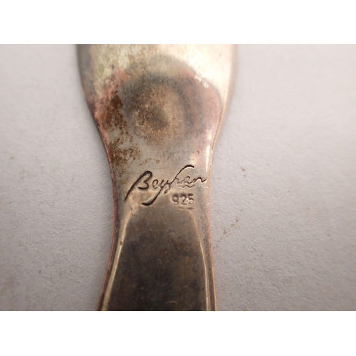 238 - An interesting silver kiwi fruit spoon with maker name and marked 925, 13cm long, 36g