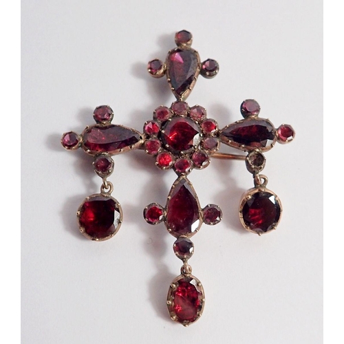 282 - A Victorian yellow metal garnet set pendant brooch, 5 x 4cm