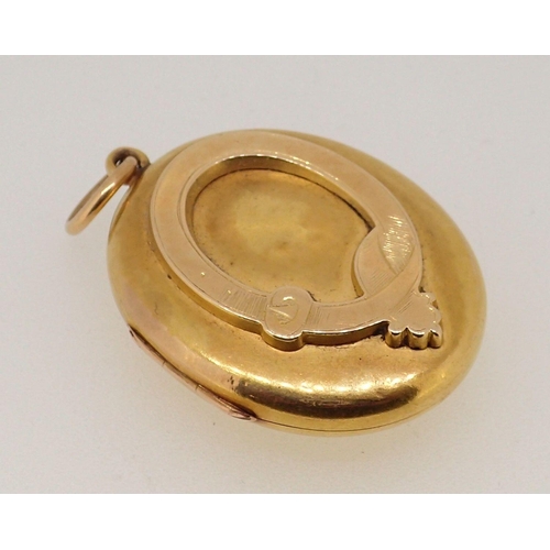 289 - A Victorian 18 carat gold oval locket, 17g, 3.7 x 3cm