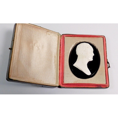 321 - A 19th century continental carved portrait cameo of a man, in fitted case - cameo 4.5 x 3.5cm