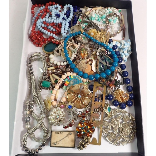 376 - A box of costume jewellery