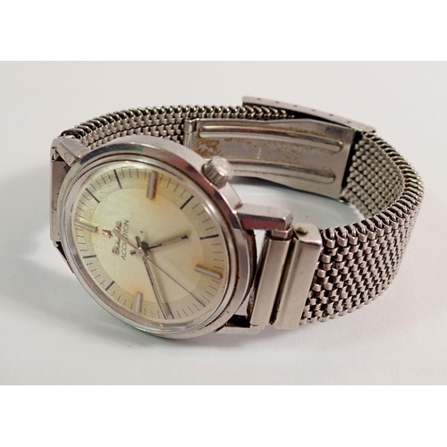 399 - A Bulova Accutron stainless steel gentleman's wrist watch