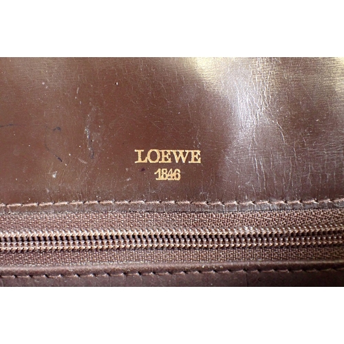 533 - A Loewe Spanish dark brown leather vintage handbag