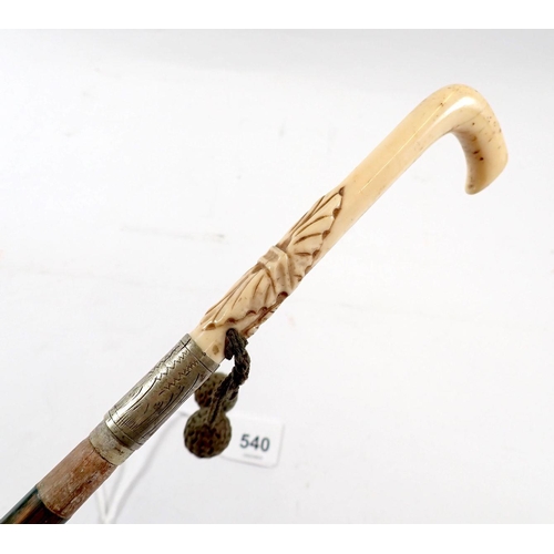 540 - A Victorian bone handled child's cane