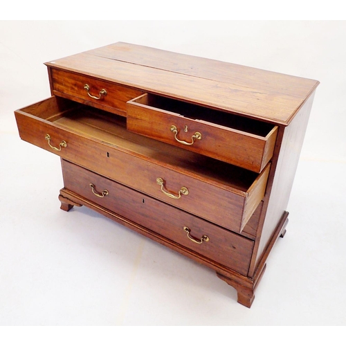 962 - A Georgian mahogany chest of two short and three graduated long drawers all on bracket supports, 103... 