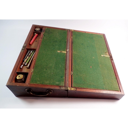 982 - A Georgian mahogany writing slope with fitted interior and brass carrying handles, 48 x 25 x 17cm