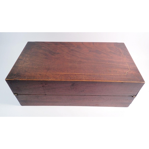 982 - A Georgian mahogany writing slope with fitted interior and brass carrying handles, 48 x 25 x 17cm