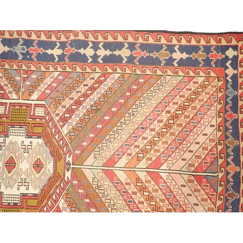 1006 - A Turkish decorative kelim rug with geometric decoration, 200 x 123cm