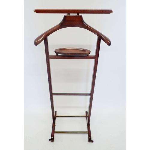 1042 - A vintage mahogany gentleman's valet stand on castors