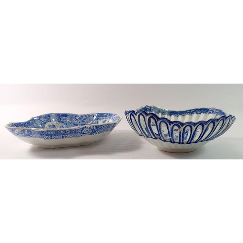 175 - Two Pearlware oval blue and white dishes, largest 23cm wide