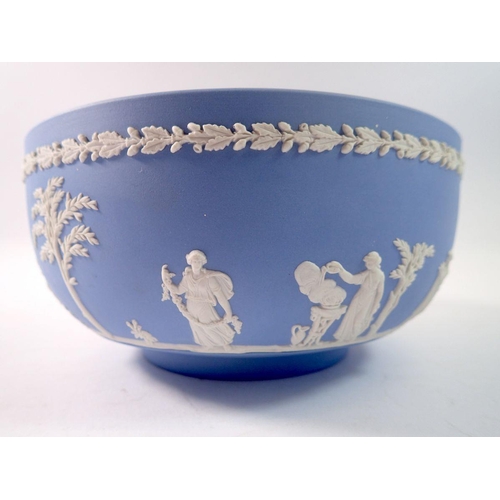 190 - A Wedgwood blue Jasperware fruit bowl, 20cm diameter