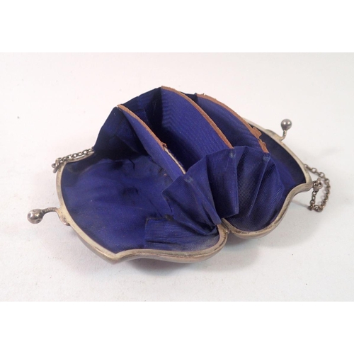 338 - A silver purse, Birmingham 1908, 9.5cm wide, 61g