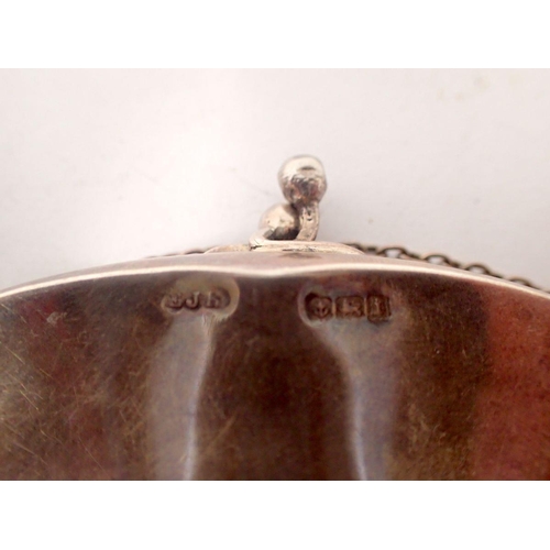 338 - A silver purse, Birmingham 1908, 9.5cm wide, 61g