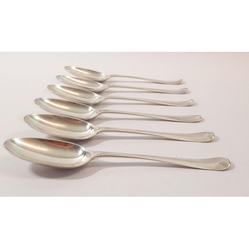 386 - A set of six Britannia silver rat tail tablespoons by Nathaniel Roe, London 1710-1717, 366g