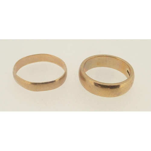 438 - Two 9 carat gold wedding rings, 7.8g