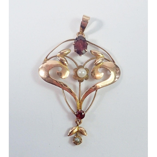 459 - An Edwardian 9 carat gold pendant set pearl and amethyst, 1.5g, 3.5cm