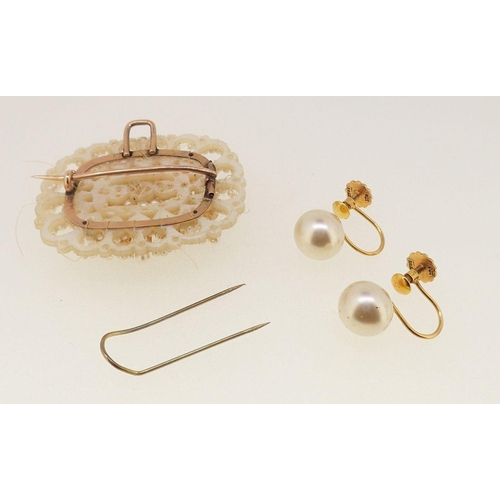 476 - An antique pearl and yellow metal brooch or pendant and a pair of 9 carat gold pearl earrings