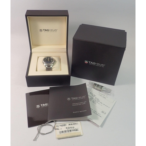 650 - A Tag Heuer gentlemen's Link wrist watch, stainless steel with black dial and date niche, boxed with... 