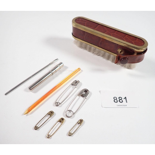 881 - A gentleman's leather travelling toiletry set