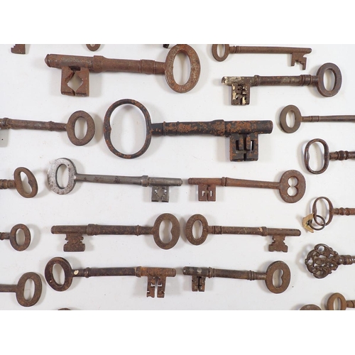 1012 - A collection of approx 38 antique and other keys, largest 14cm long