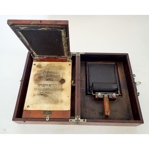 1073 - An old printing set, boxed