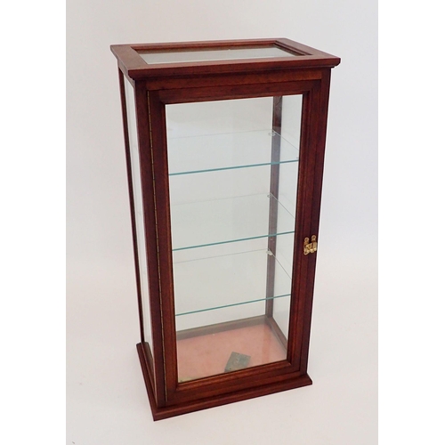 1147 - An Edwardian style mahogany shop display table top cabinet with three glass shelves, 76 x 38 x 26cm