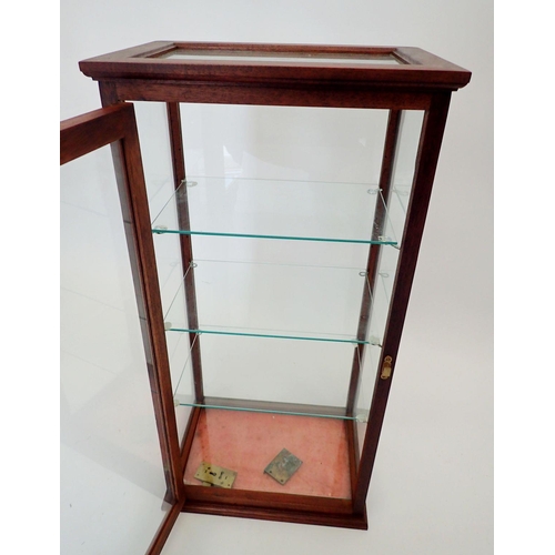 1147 - An Edwardian style mahogany shop display table top cabinet with three glass shelves, 76 x 38 x 26cm